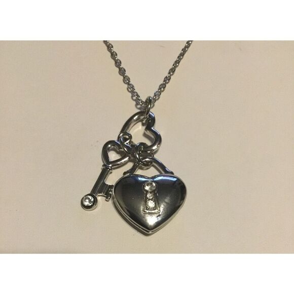 Pretty New Long Silver Hearts & Keys Necklace/Earring Set - Picture 2 of 3